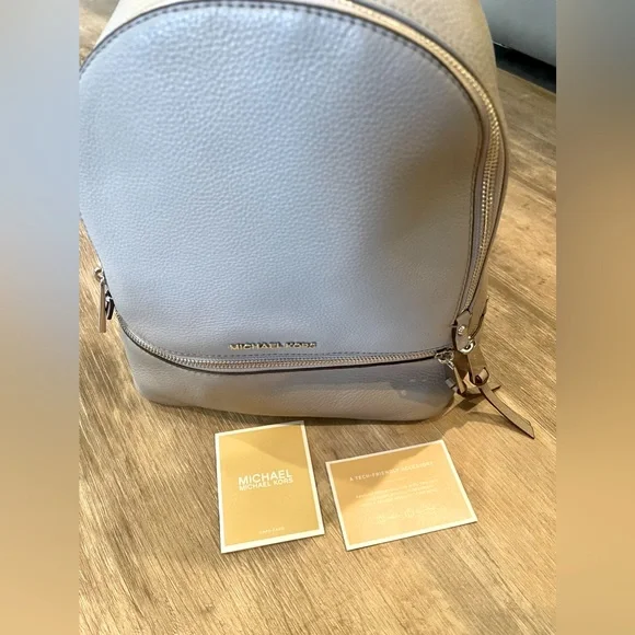 Michael Kors RHEA backpack. Gray color. Preowned. s-l400.jpg main image 4